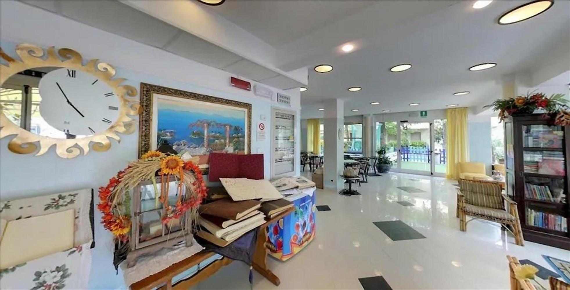 Hotel Milord Cesenatico Kültér fotó