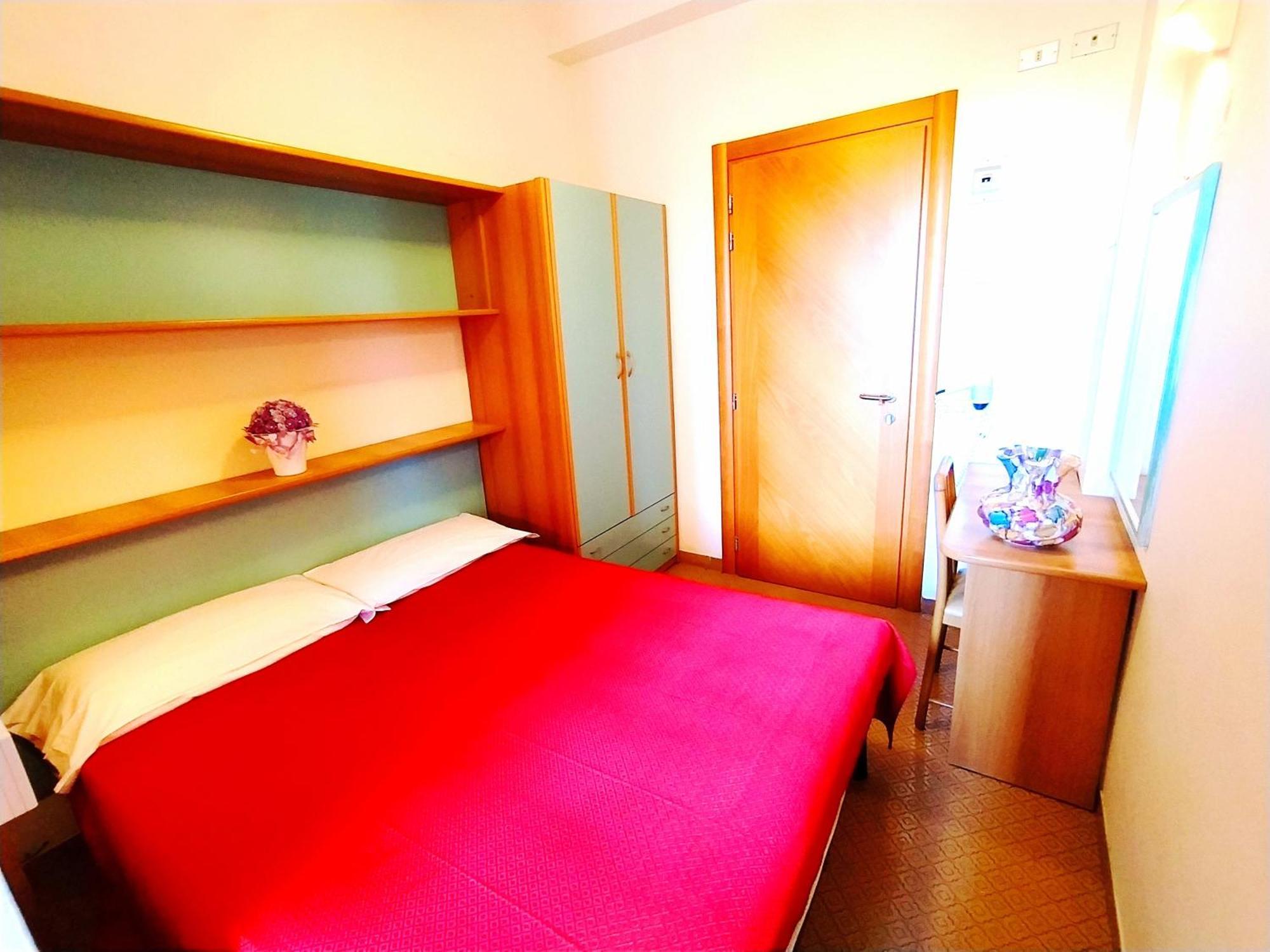 Hotel Milord Cesenatico Kültér fotó