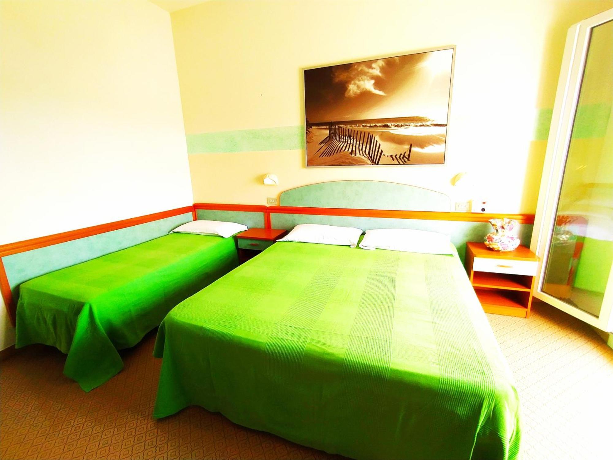 Hotel Milord Cesenatico Kültér fotó
