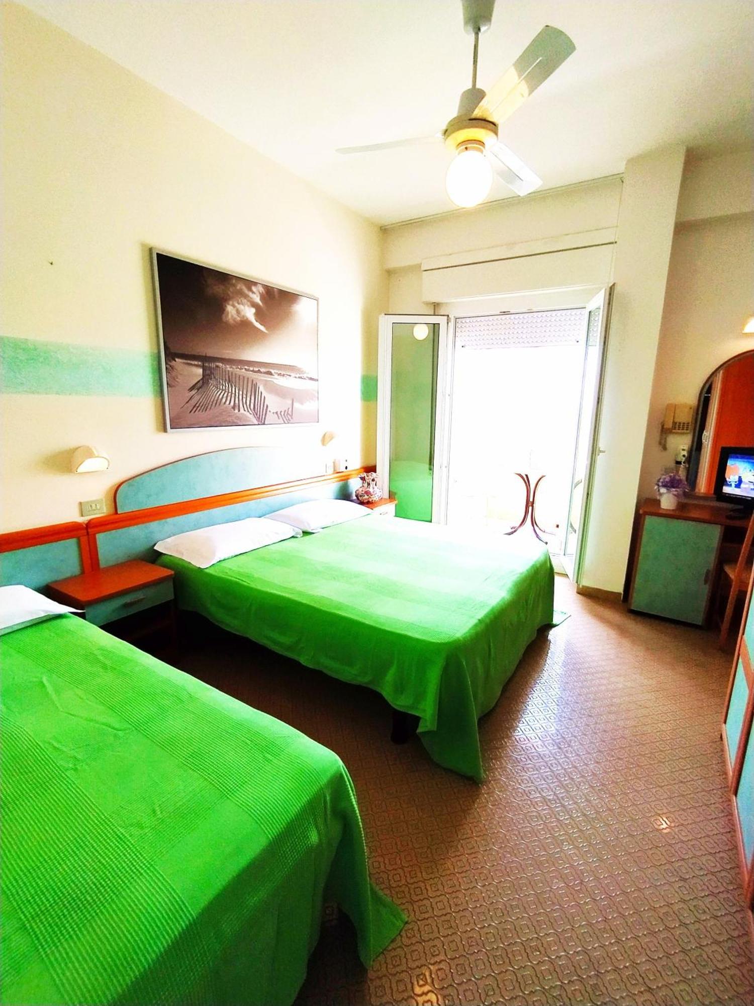 Hotel Milord Cesenatico Kültér fotó