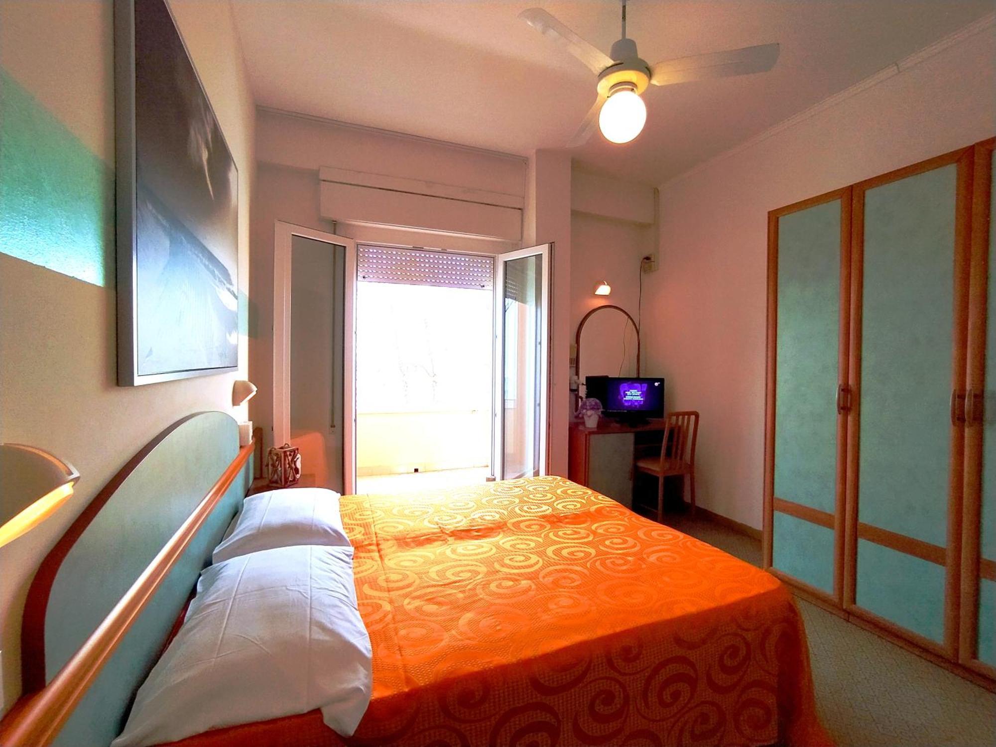Hotel Milord Cesenatico Kültér fotó