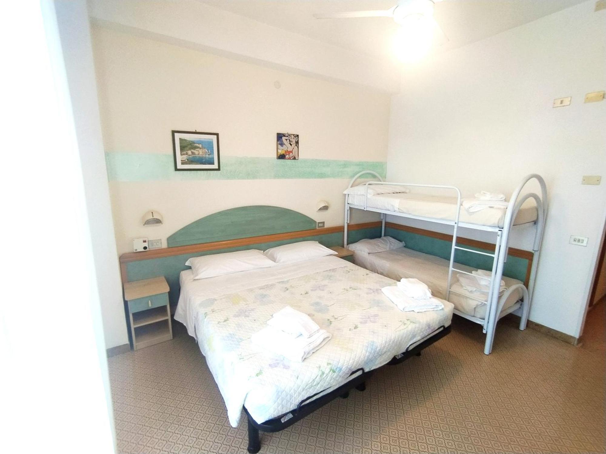 Hotel Milord Cesenatico Kültér fotó
