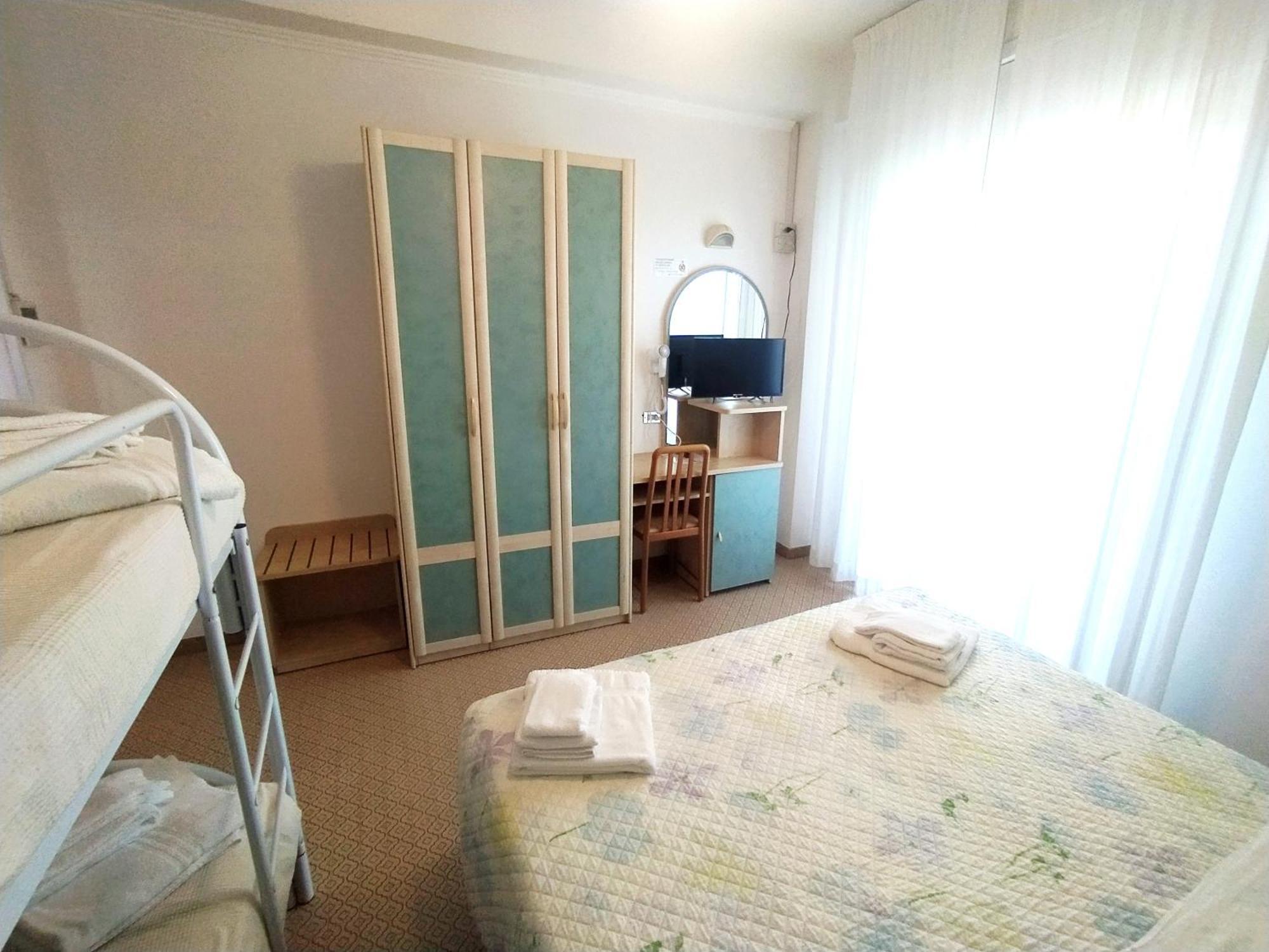 Hotel Milord Cesenatico Kültér fotó