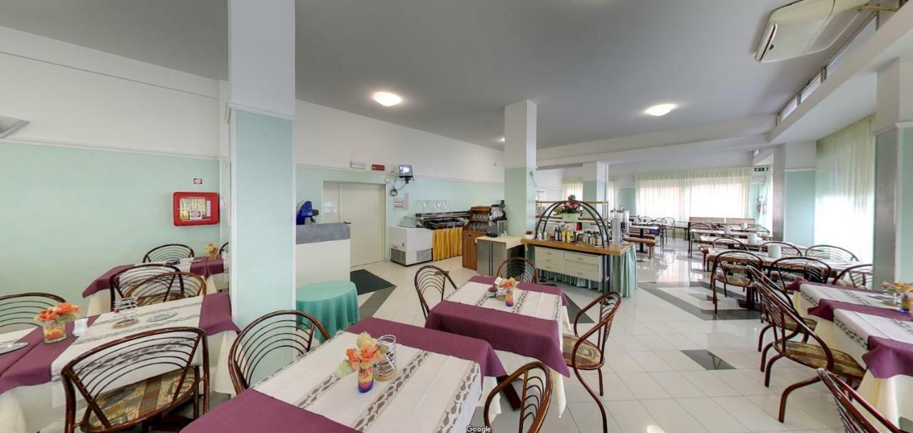 Hotel Milord Cesenatico Kültér fotó