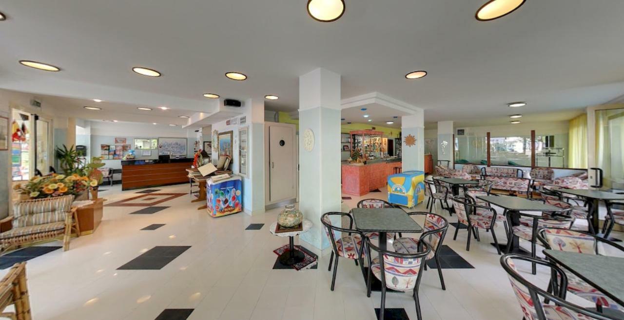 Hotel Milord Cesenatico Kültér fotó