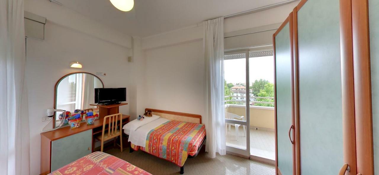 Hotel Milord Cesenatico Kültér fotó